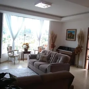 https://casa-da-marta-no-capivari.camposdojordaohotels.net